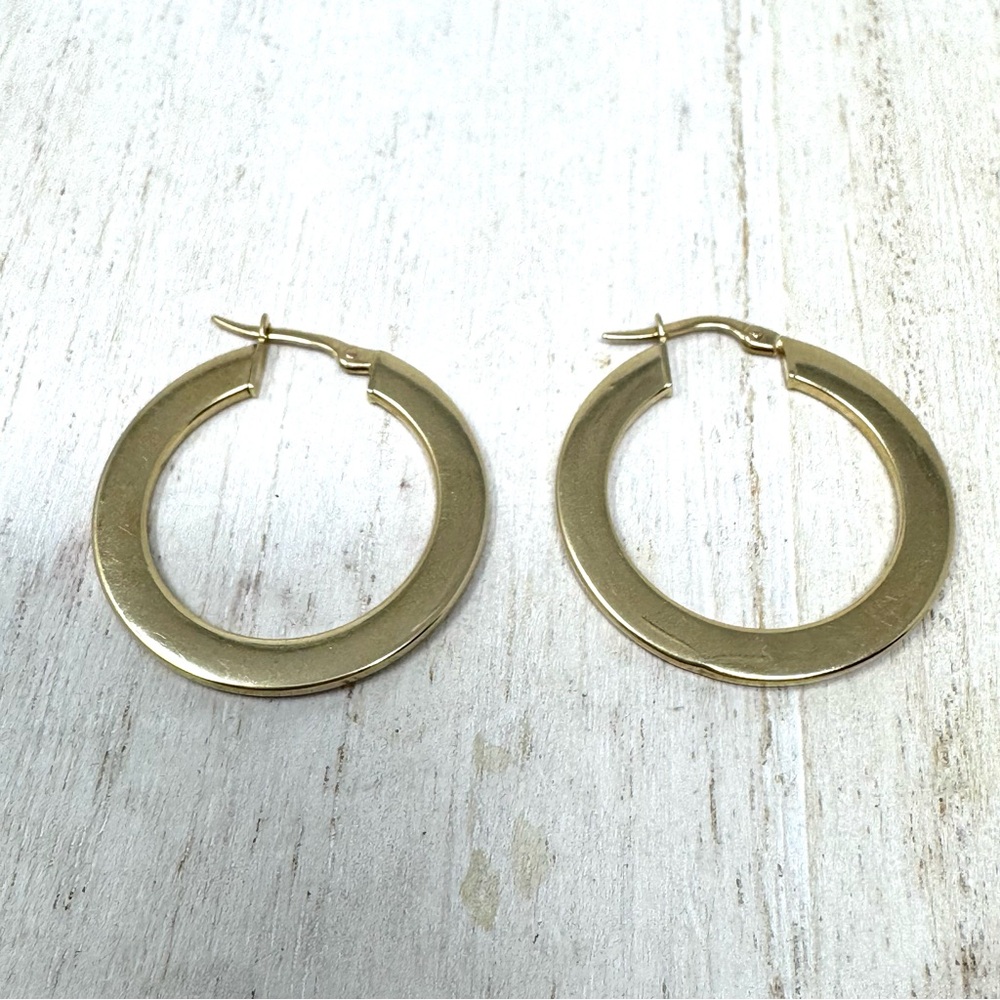 Solid 14K yellow gold flat hoop earrings, made in Italy - Picture 7 of 11
